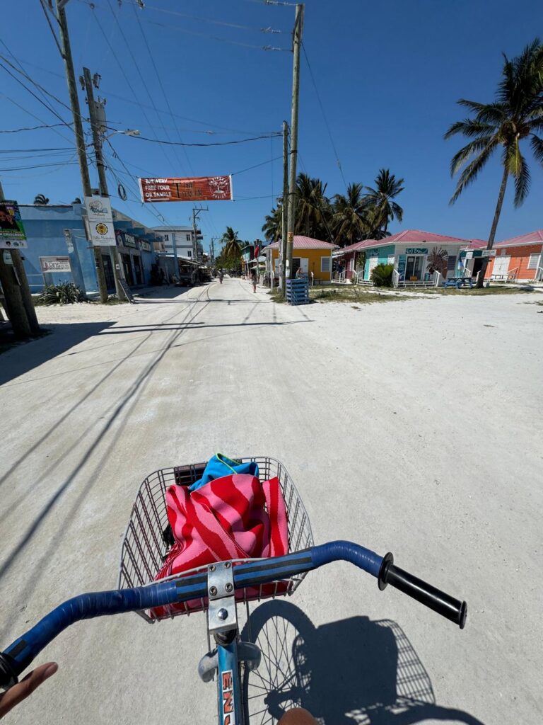 Fiets op Caye Caulker, Belize