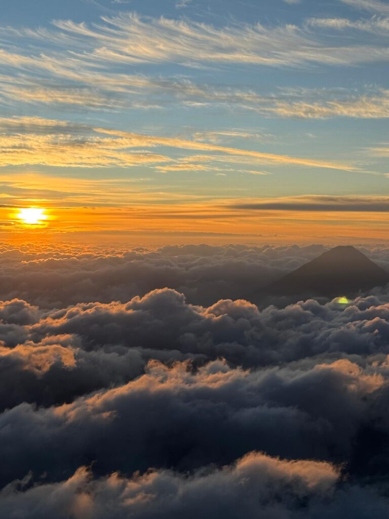 Zonsopgang op top Acatenango