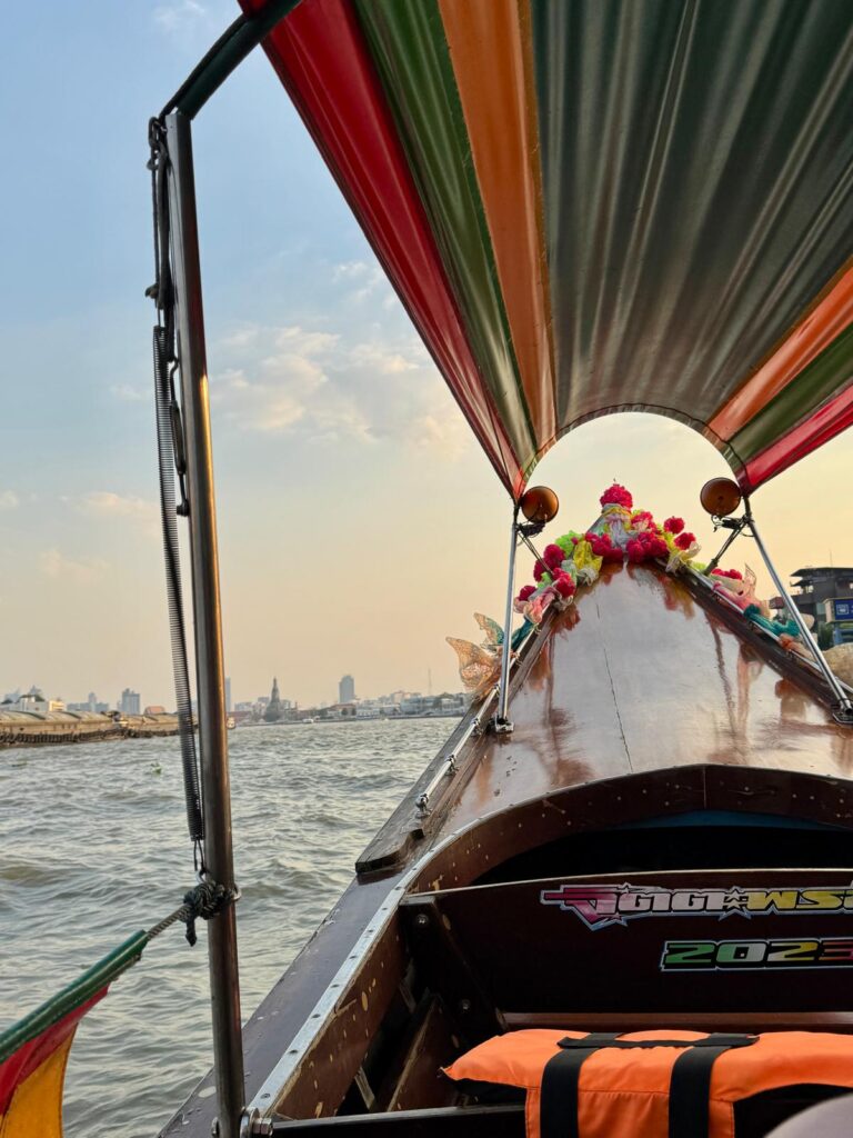 Longboat Chao Phraya rivier Bangkok