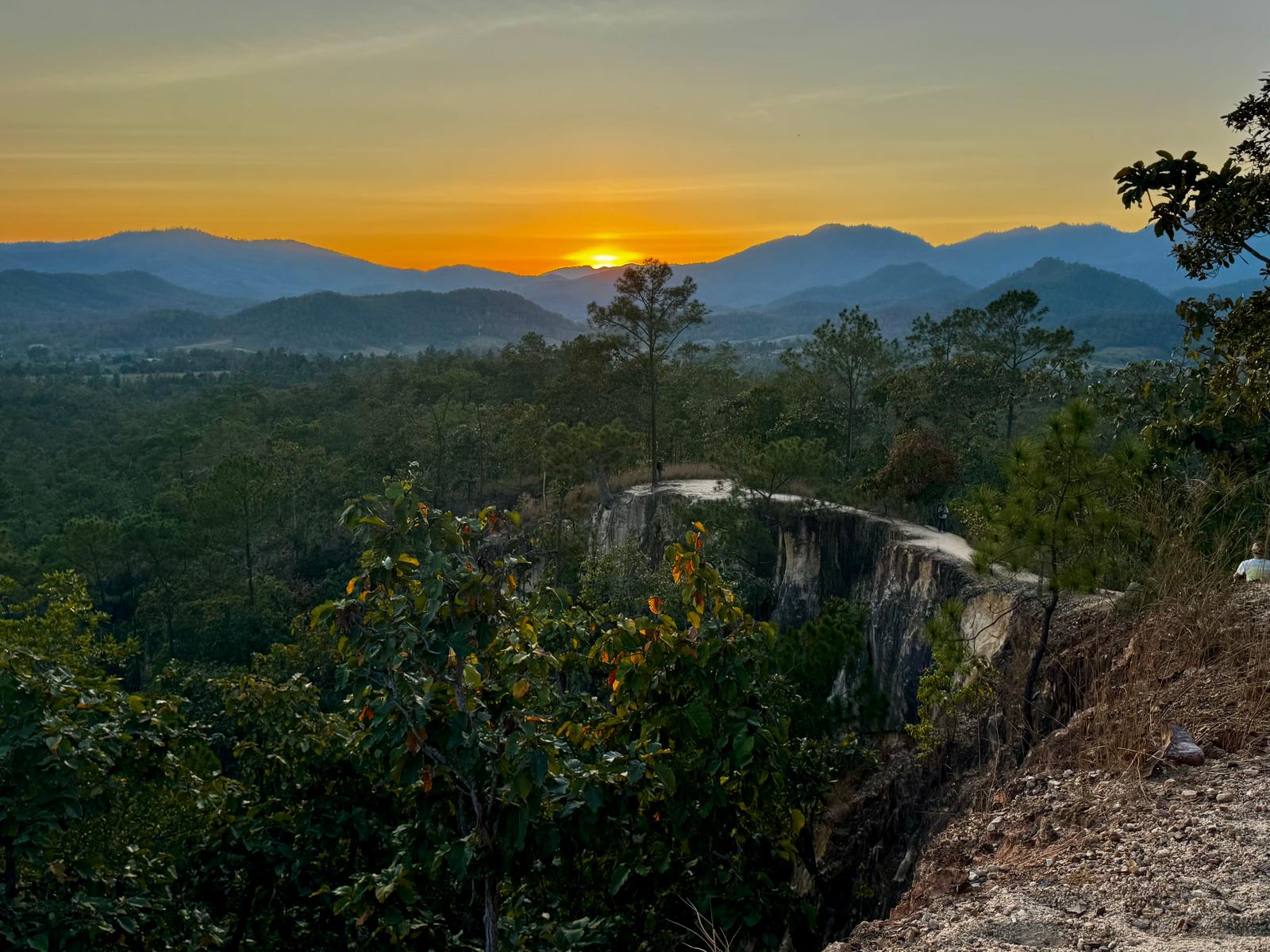 Pai Canyon bij zonsondergang Reisroute Thailand