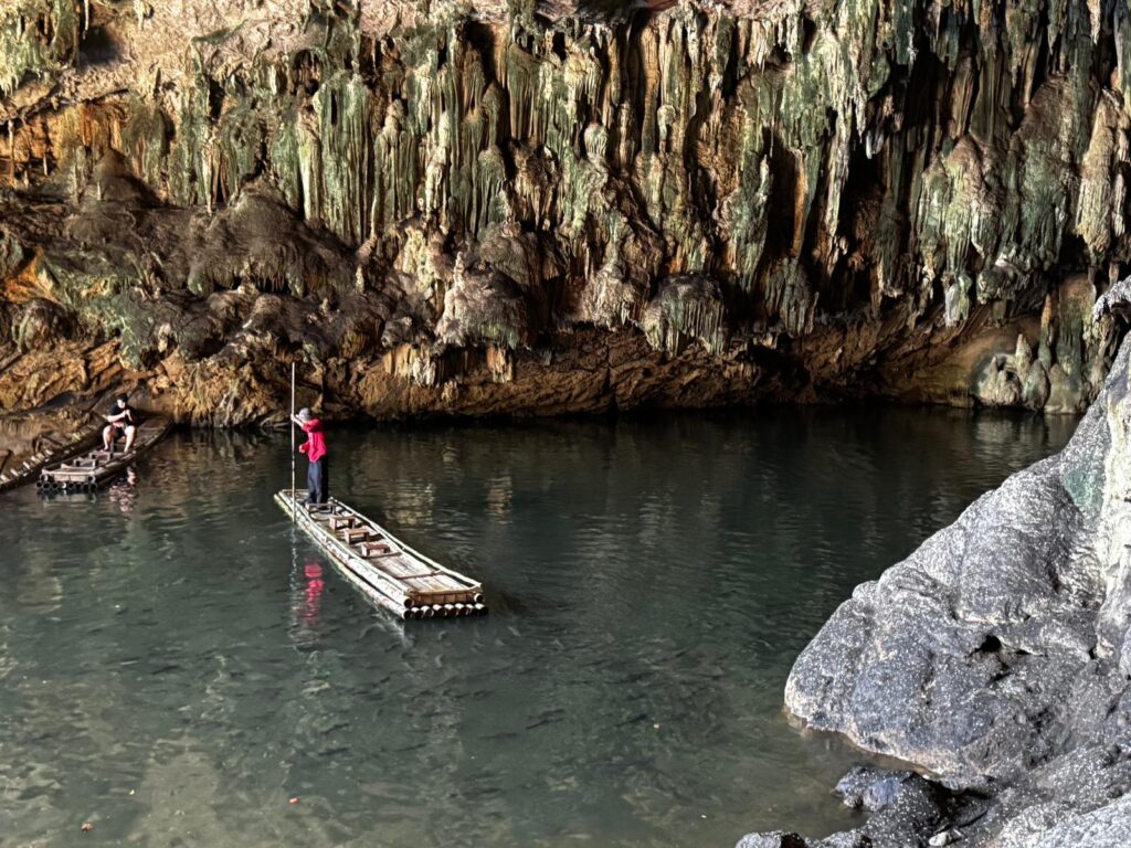 Vlot Nam Lod Cave Mae Hong Son Loop